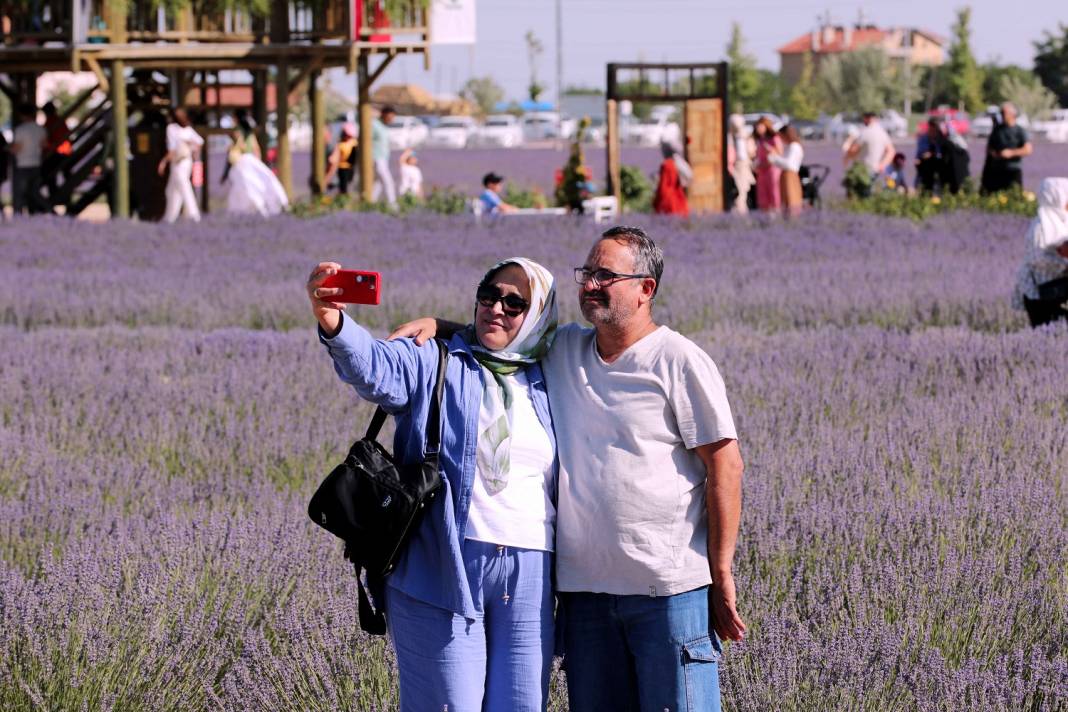 Karatay’ın mor denizi tüm dünyayı peşinden sürükledi! Görmeyen kalmadı 11